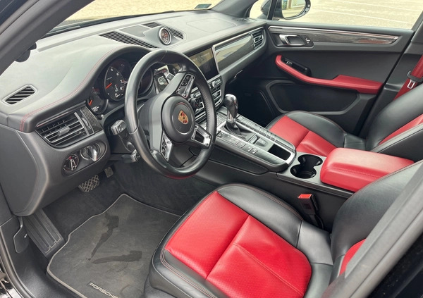 Porsche Macan cena 180000 przebieg: 95000, rok produkcji 2019 z Więcbork małe 154